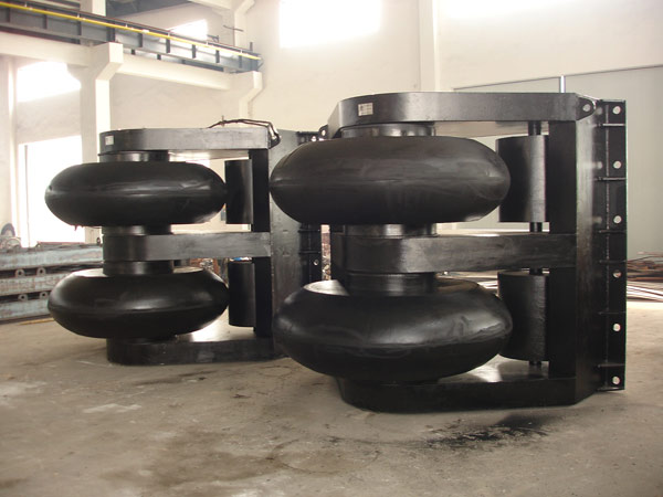 轉(zhuǎn)動(dòng)型橡膠護(hù)舷	